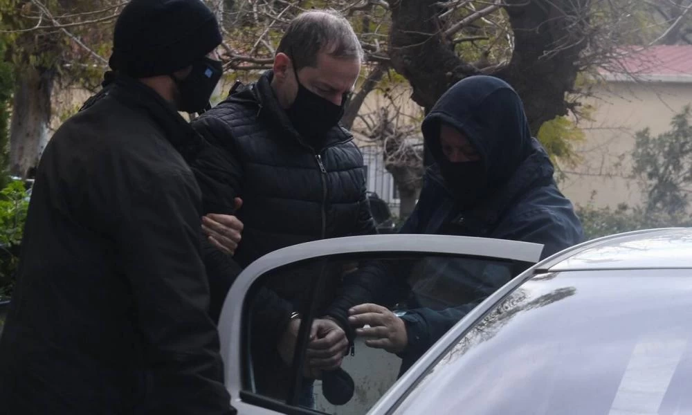 Δημήτρης Λιγνάδης: Μόνος στο κελί - Το βιβλίο που διαβάζει και τα τηλεφωνήματα που έκανε